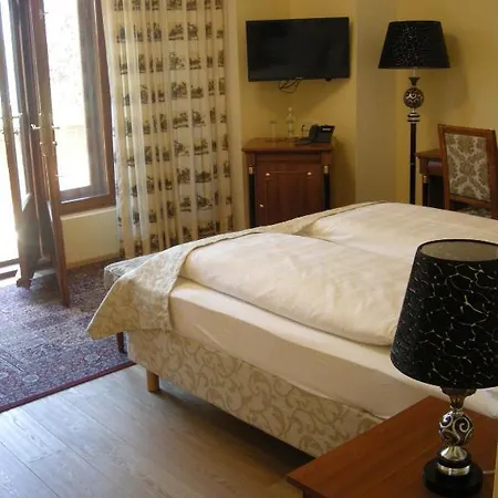 Seehotel Gruener Baum Отель Гальштат