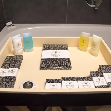 Seehotel Gruener Baum Отель Гальштат