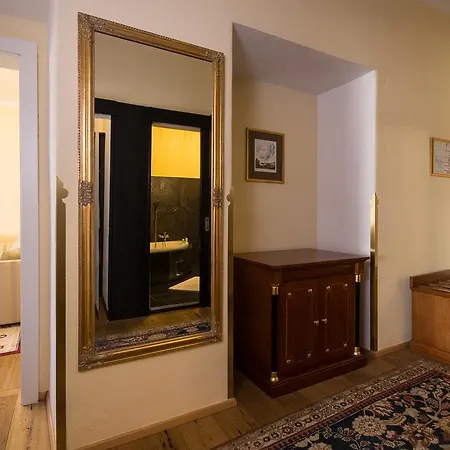 Отель Seehotel Gruener Baum 4*