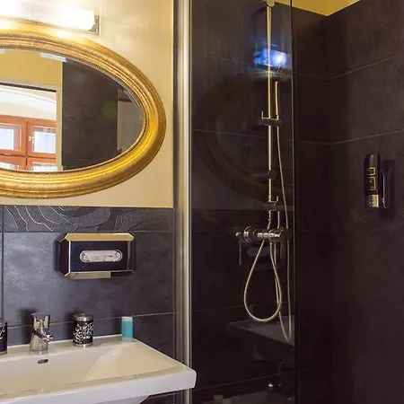 Отель Seehotel Gruener Baum 4*